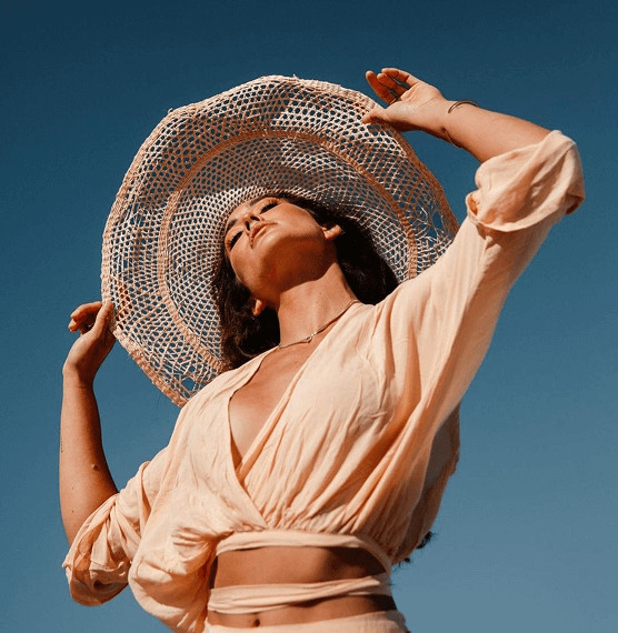 UNFOLDING MOMENTS ONE FRAME AT A TIME